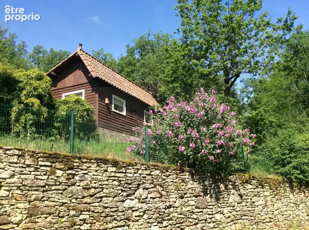 Superbe propriété en pierre avec dépendances sur un terrain arboré de 1,4 h. - photo 17