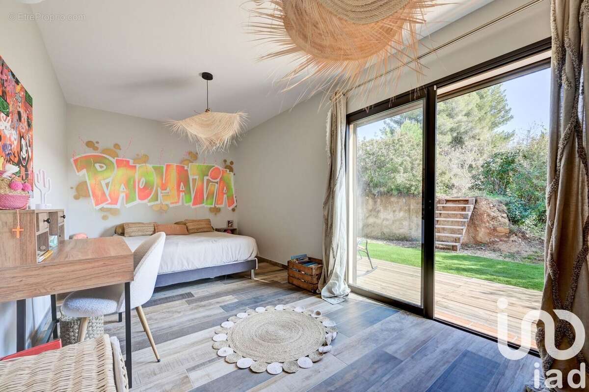 Photo 9 - Maison à LE CASTELLET