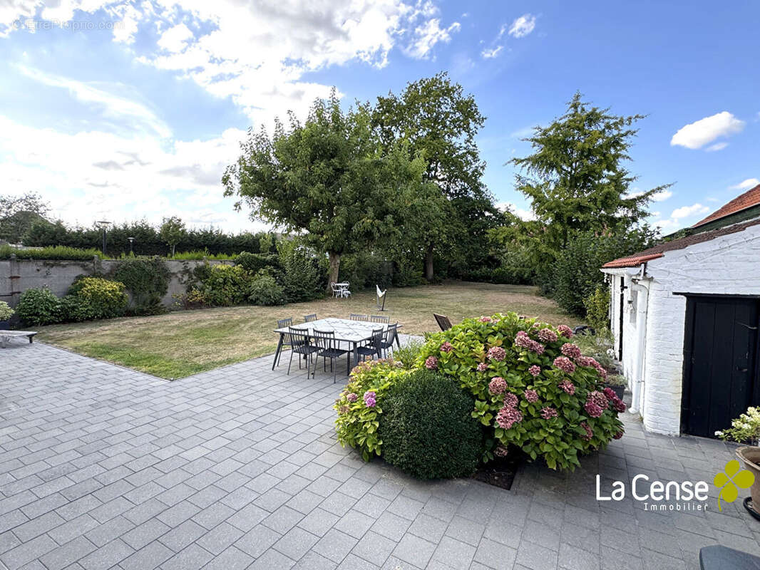 A 15 minutes de Villeneuve d'Ascq - Maison Bourgeoise de 287 m² - photo 5