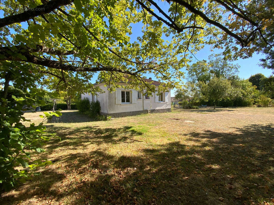 Maison à JONZAC
