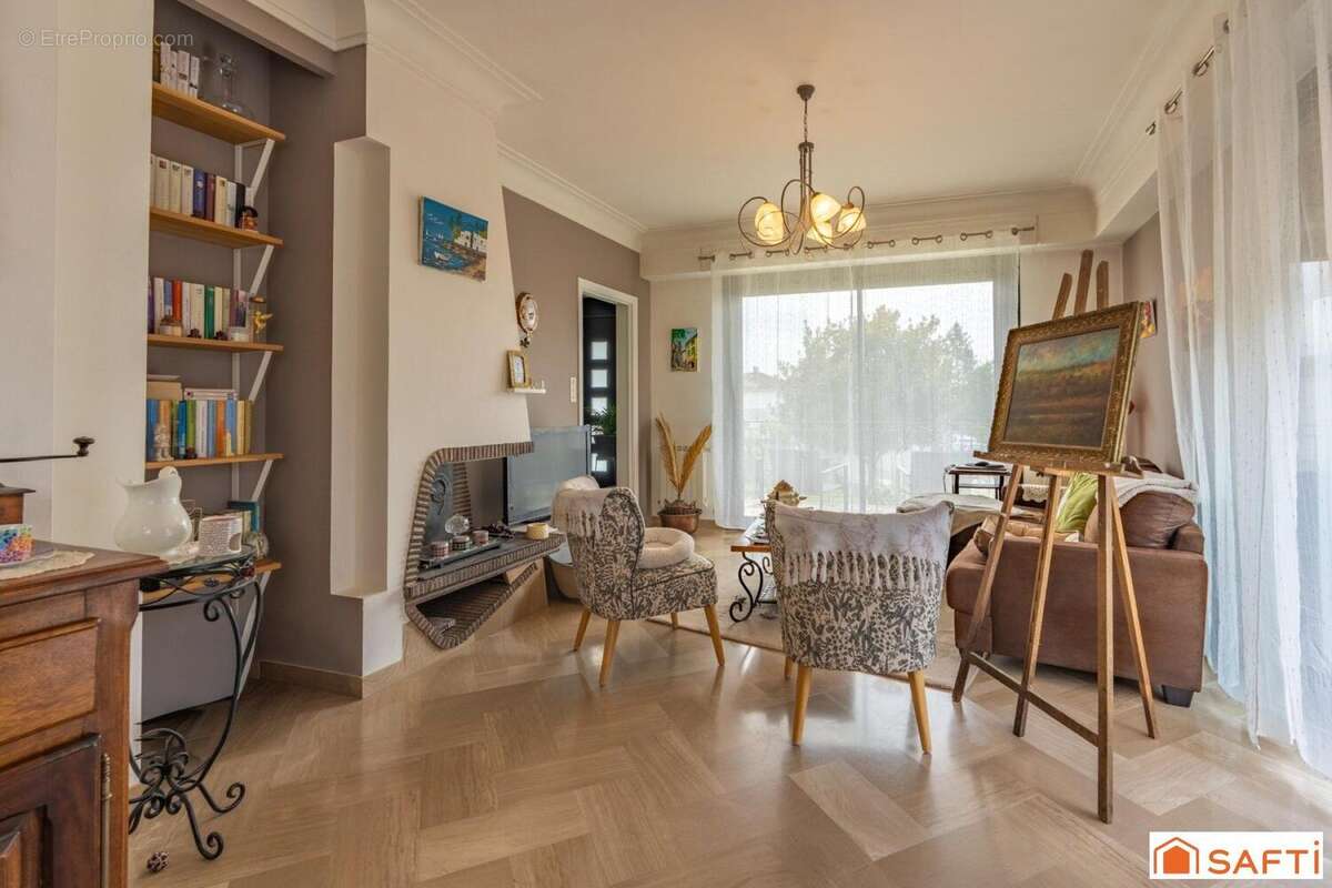 Maison 131 m² à Colayrac-Saint-Cirq  - photo 6