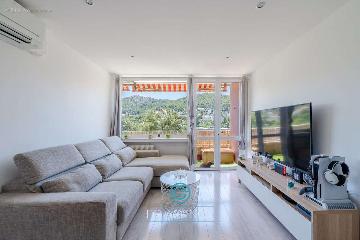 Appartement à MARSEILLE-9E