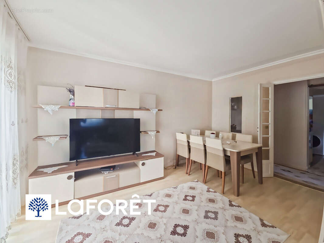 Appartement Grigny 5 pièces 78.54 m² - photo 2