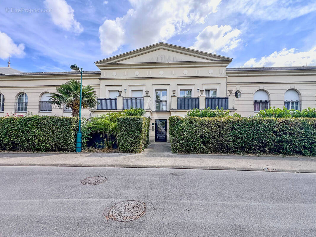 Appartement à BAILLY-ROMAINVILLIERS