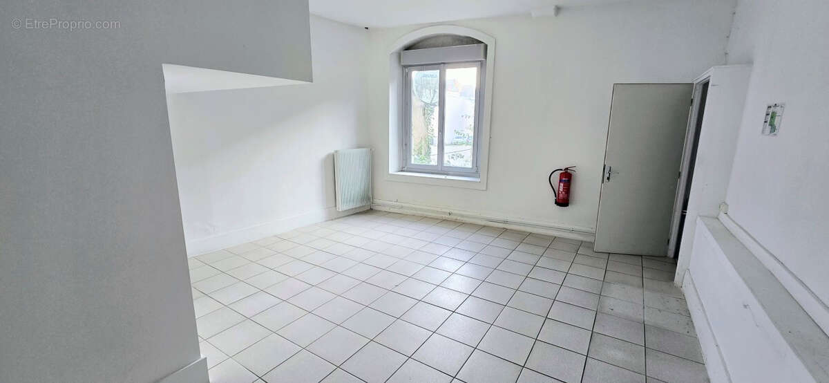 Maison Gray 14 pièce(s) 450 m2 - photo 3