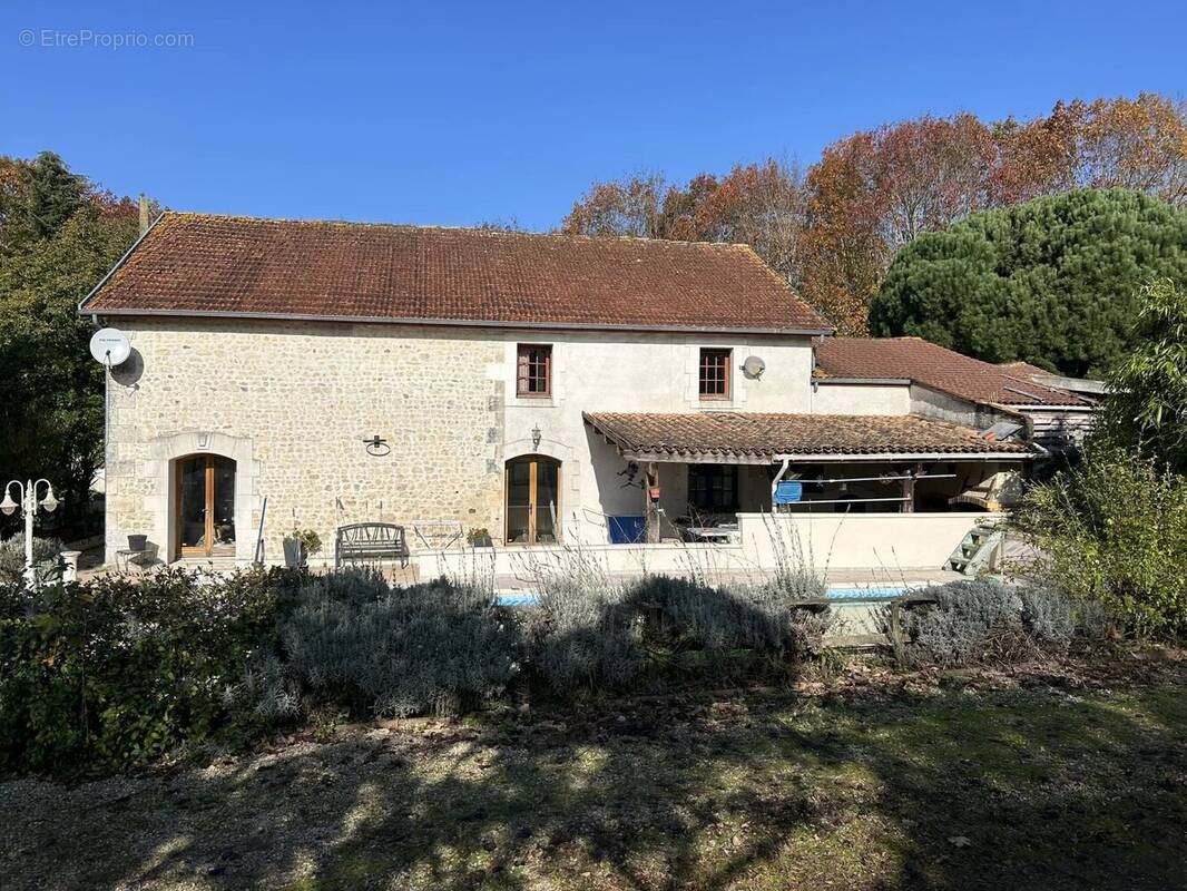 Maison à BROSSAC