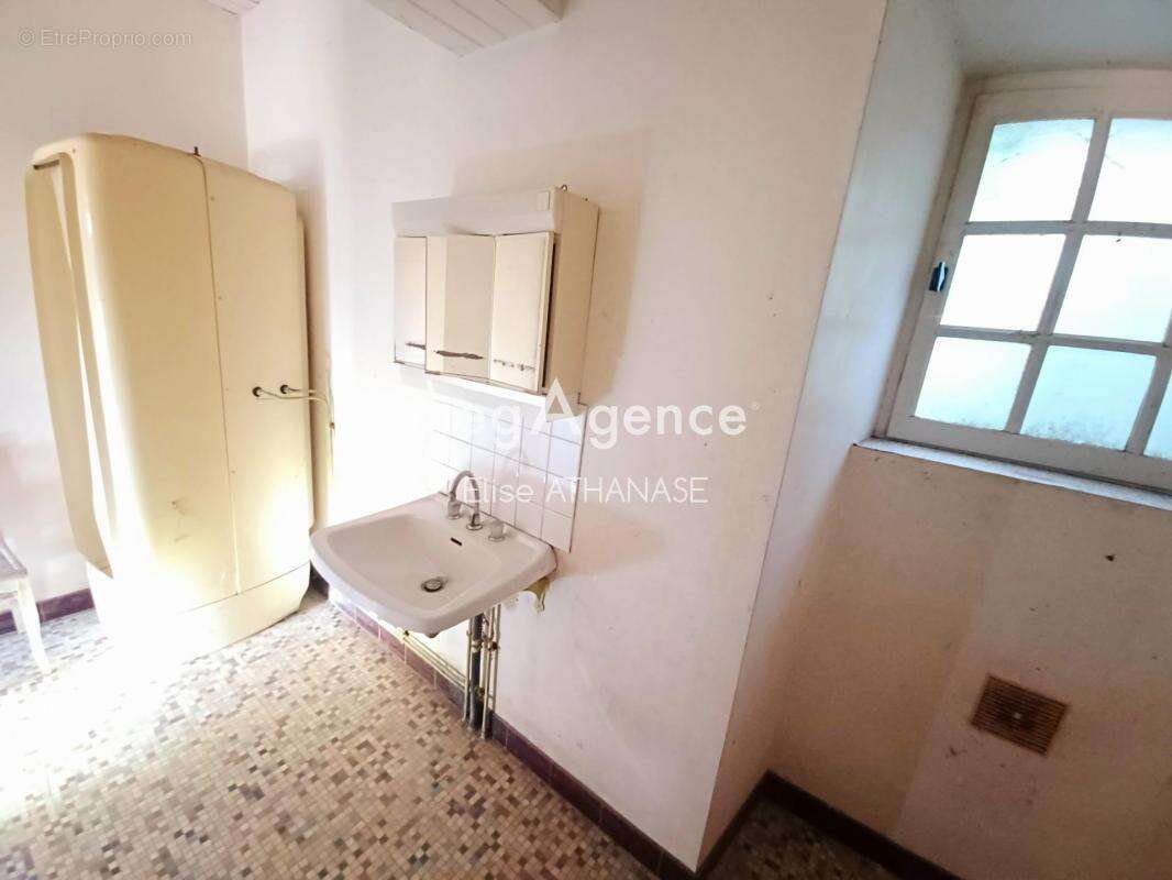 Maison à SAINT-CHRISTOPHE-DES-BOIS