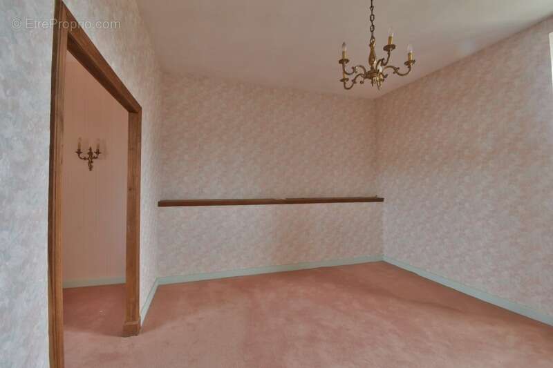 Maison à SAINT-LEGER-MAGNAZEIX