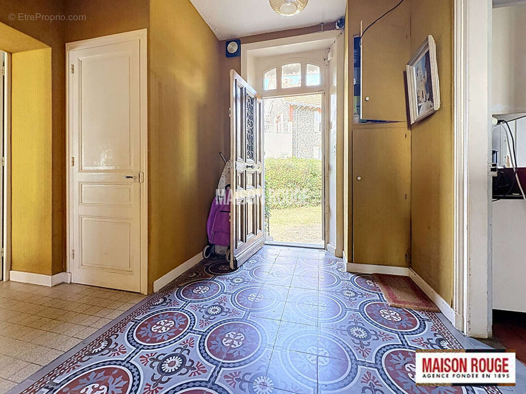 Maison de caractère vue mer exceptionnelle à Saint-Quay-Portrieux , 6 chambres, jardin paysager et fort potentiel - photo 5
