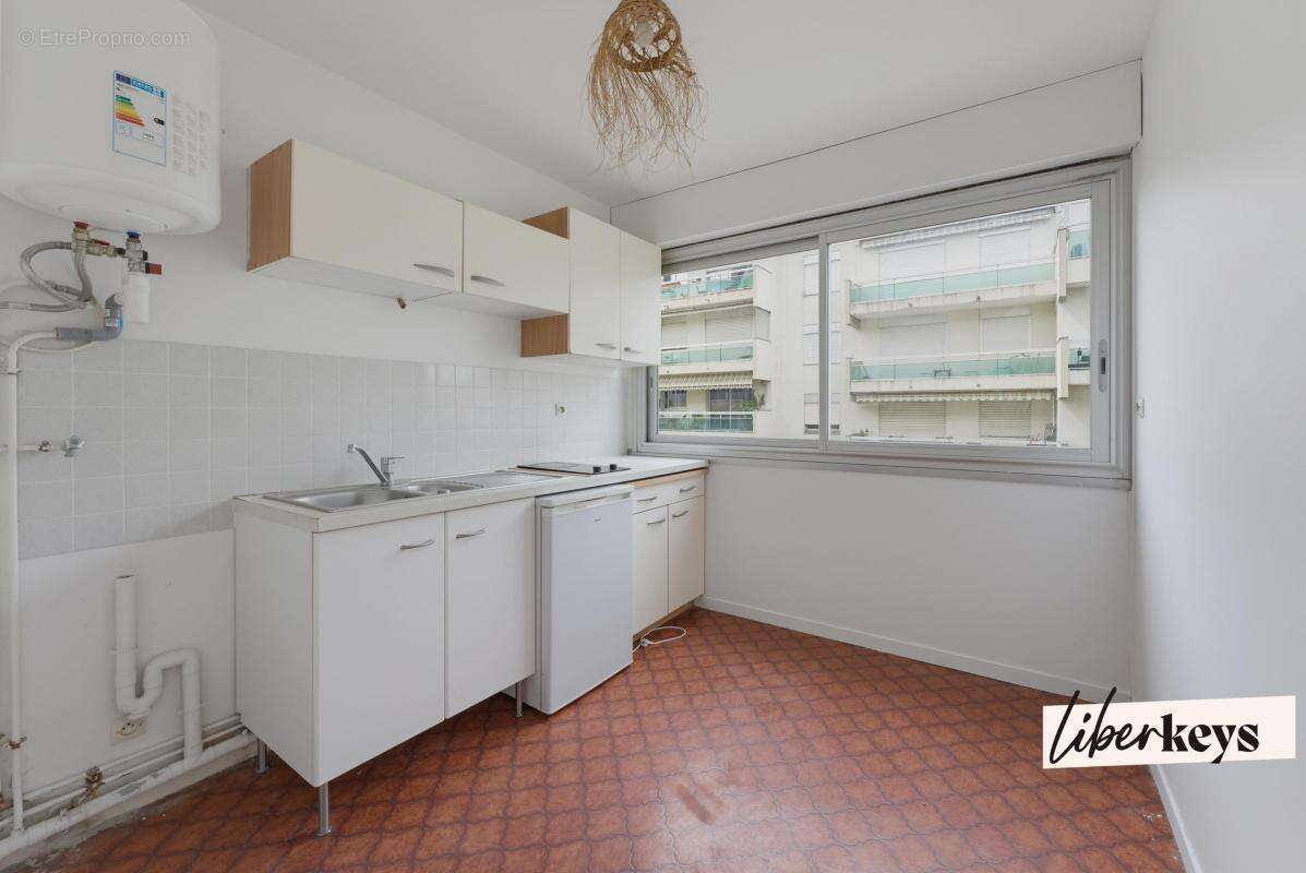 Appartement T2 40 m2 - Secteur Jardin Public / Chartrons - photo 4