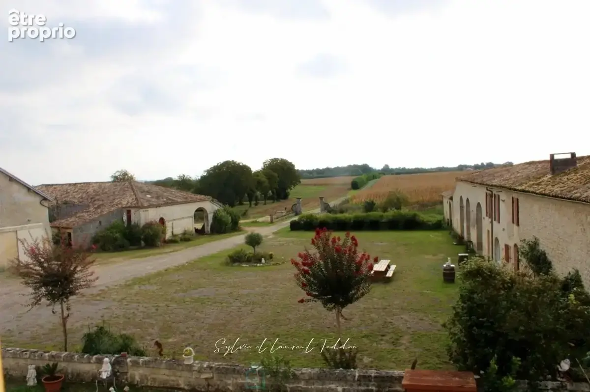 Photo Maison à Jonzac au prix de 2 300 000€