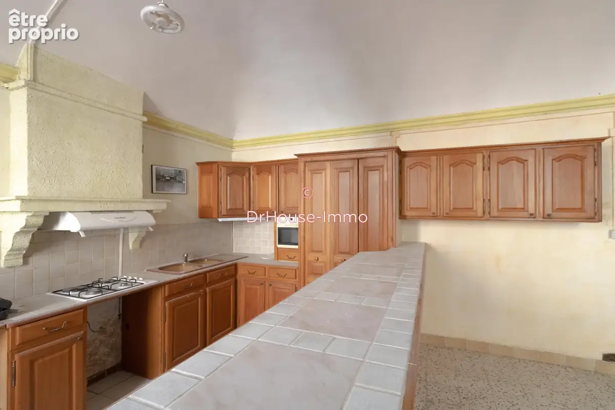 Appartement 25 pièces 450 m² à vendre à Saint-Ambroix (30500) - photo 2