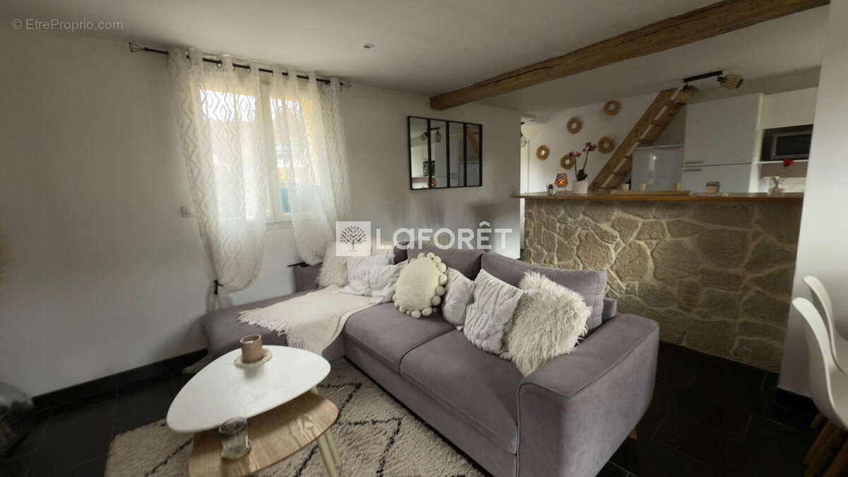 Maison à SAINT-JEAN-DU-CARDONNAY