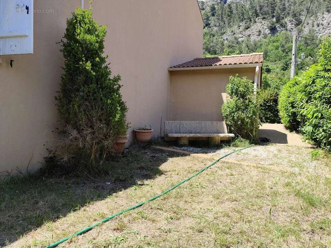 Maison à TOUET-SUR-VAR