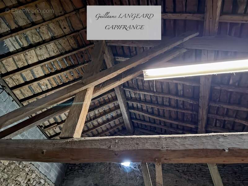 Martignat (01100) - Maison de village en pierres 92 m2, avec dépendances et fort potentiel d'agrandissement - photo 18