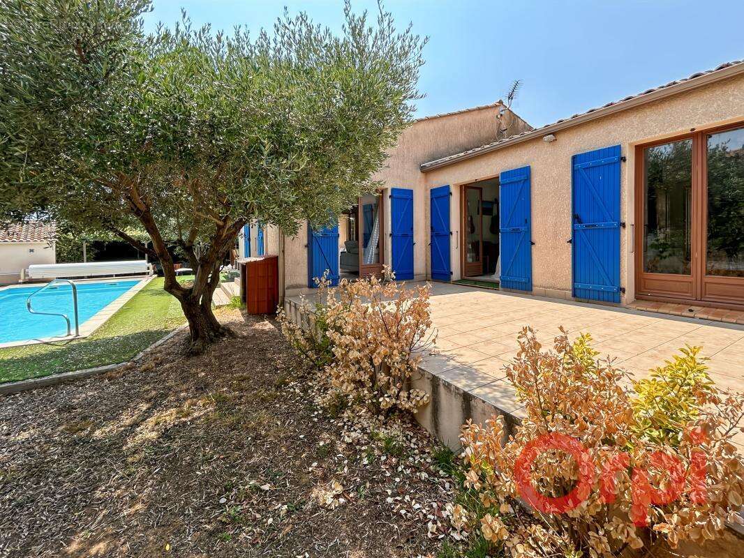 À Vendre : Villa familiale de plain-pied avec piscine, garage et grand jardin à Sauvian - photo 2