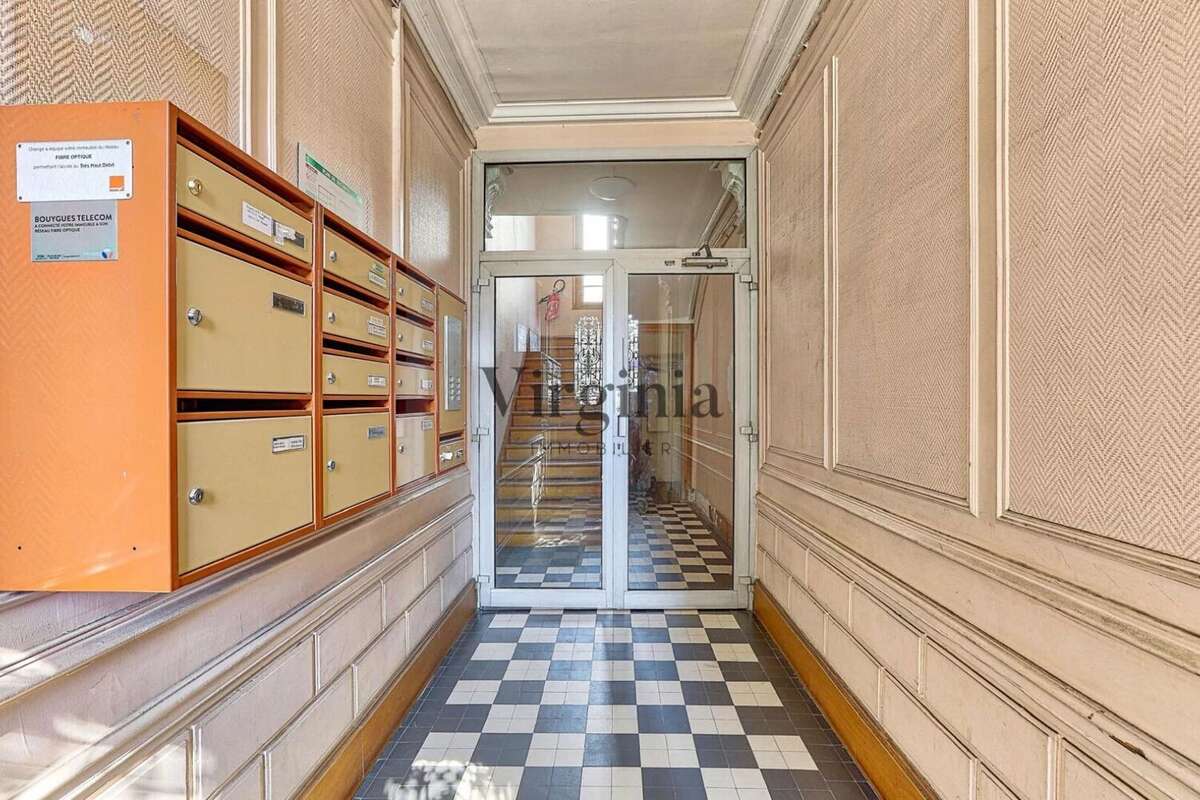 Appartement à CHARENTON-LE-PONT