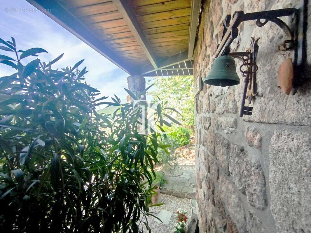 Exclusivité  authentique maison de hameau en pierre avec deux jardins attenants * car port * 10 minuters des commodites * - photo 27
