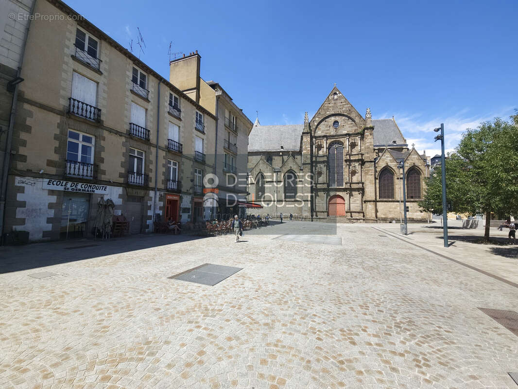 PLACE SAINT-GERMAIN - Dernier étage - T1 de 26 m2 avec cellier - photo 9