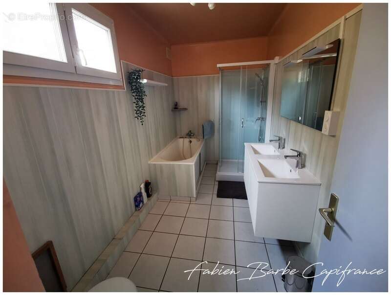 IMMEUBLE DE RAPPORT centre ville de Guer – 394 m²  (56) - photo 7
