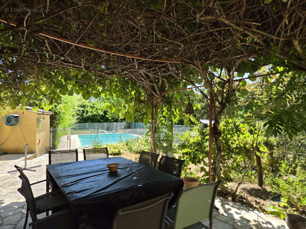Vallée de la Dordogne, maison de hameau XVIIIème de 186m² avec 3 chambres et piscine - photo 15