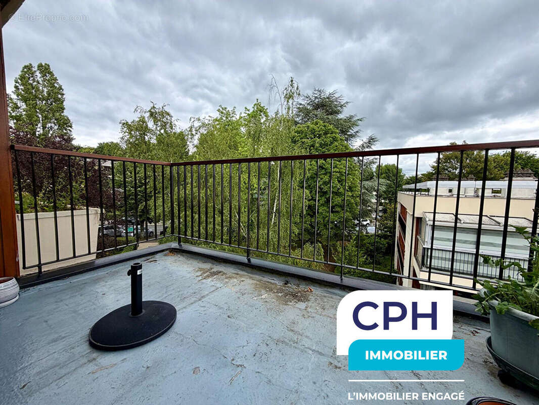 Appartement 5 pièces à vendre au dernier étage avec vue sur square - LE CHESNAY ROCQUENCOURT - photo 6
