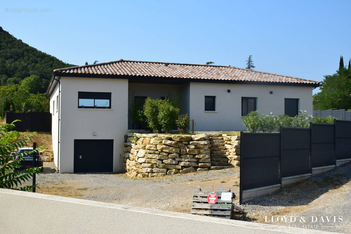Maison 165 m² à Baix  - photo 1