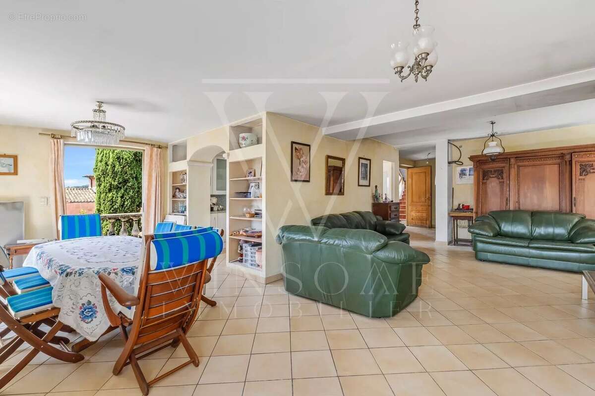 Propriété de caractère au fort potentiel à Mougins - photo 3