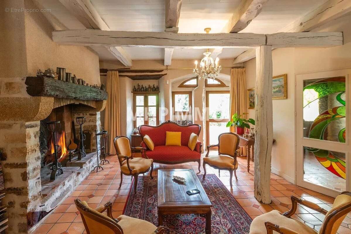 Maison à LES CABANNES