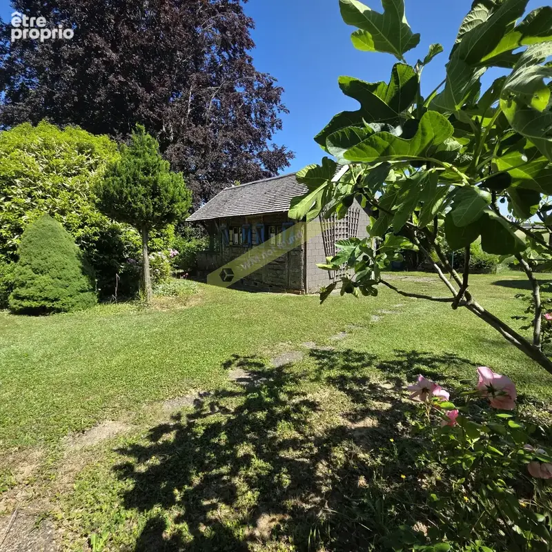 Maison de plain-pied dans un cadre verdoyant exceptionnel de 31 ares - photo 3