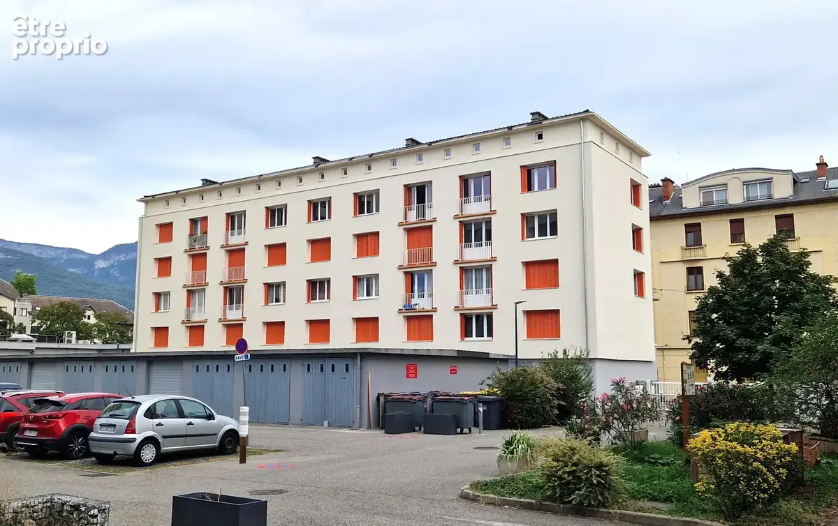 Chambéry centre - Très joli F3 de 78 m2 - cave et grenier - photo 8