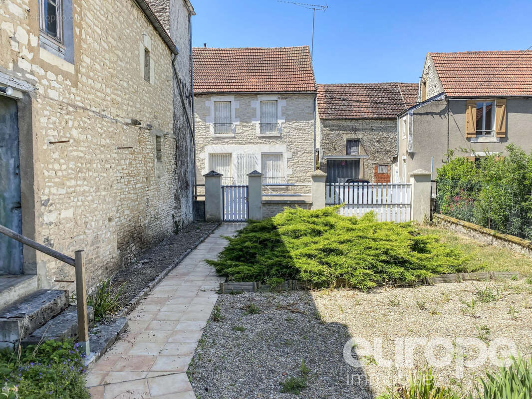 Maison à ARCY-SUR-CURE