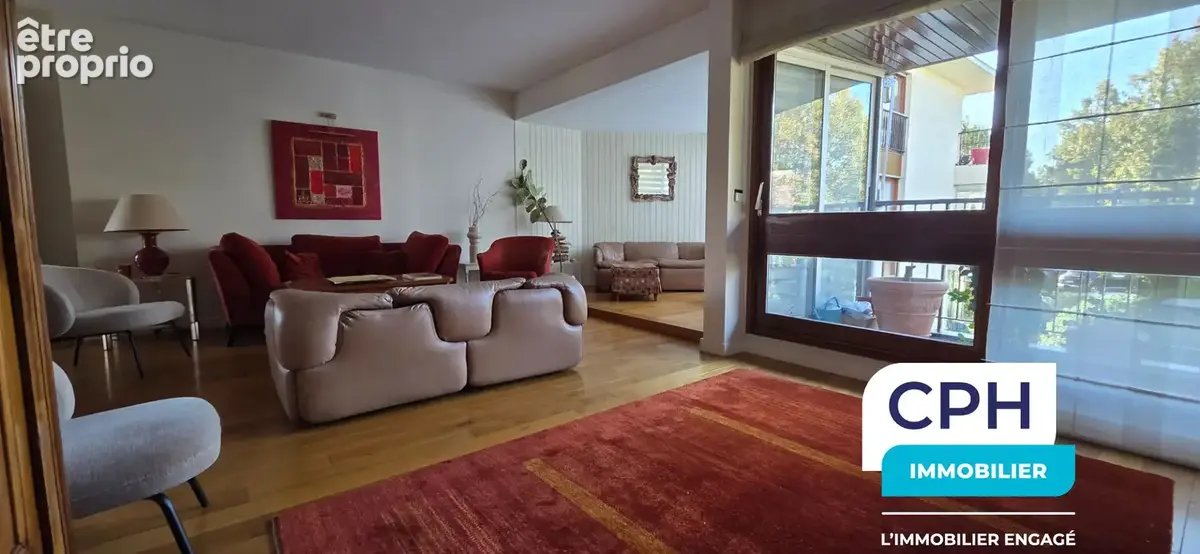 Coup de coeur pour ce vaste appartement idéalement situé à 2 pas de Parly2 - photo 2