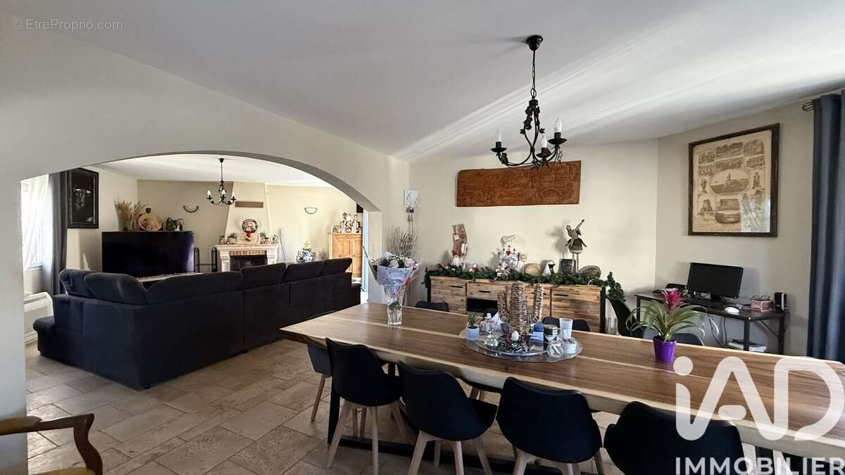 Photo 2 - Maison à BELLEGARDE