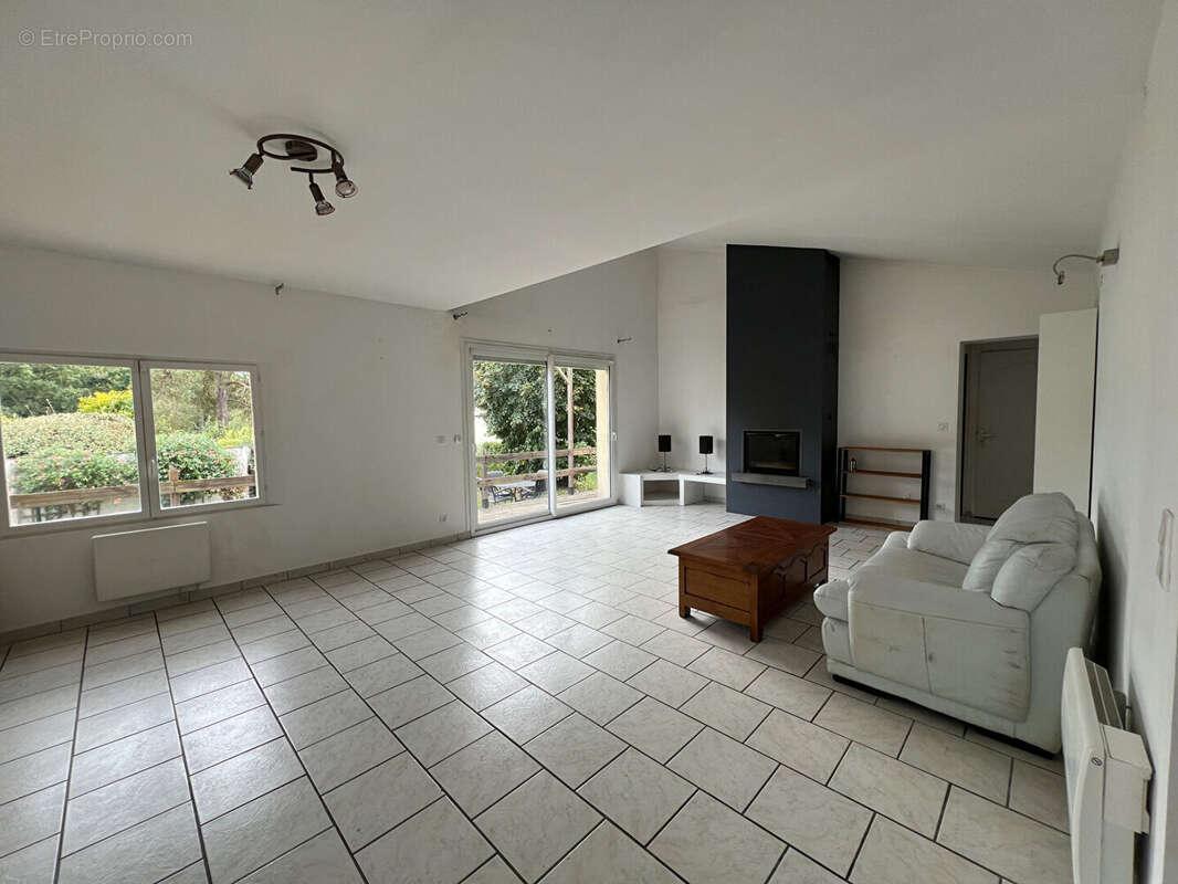 Maison à POIGNY-LA-FORET