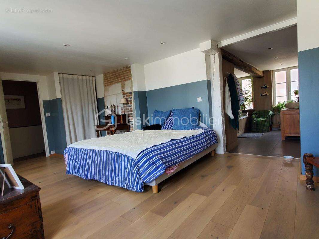 Bien RARE - Maison au Cœur du village de Cormeilles avec espace extérieur - photo 11