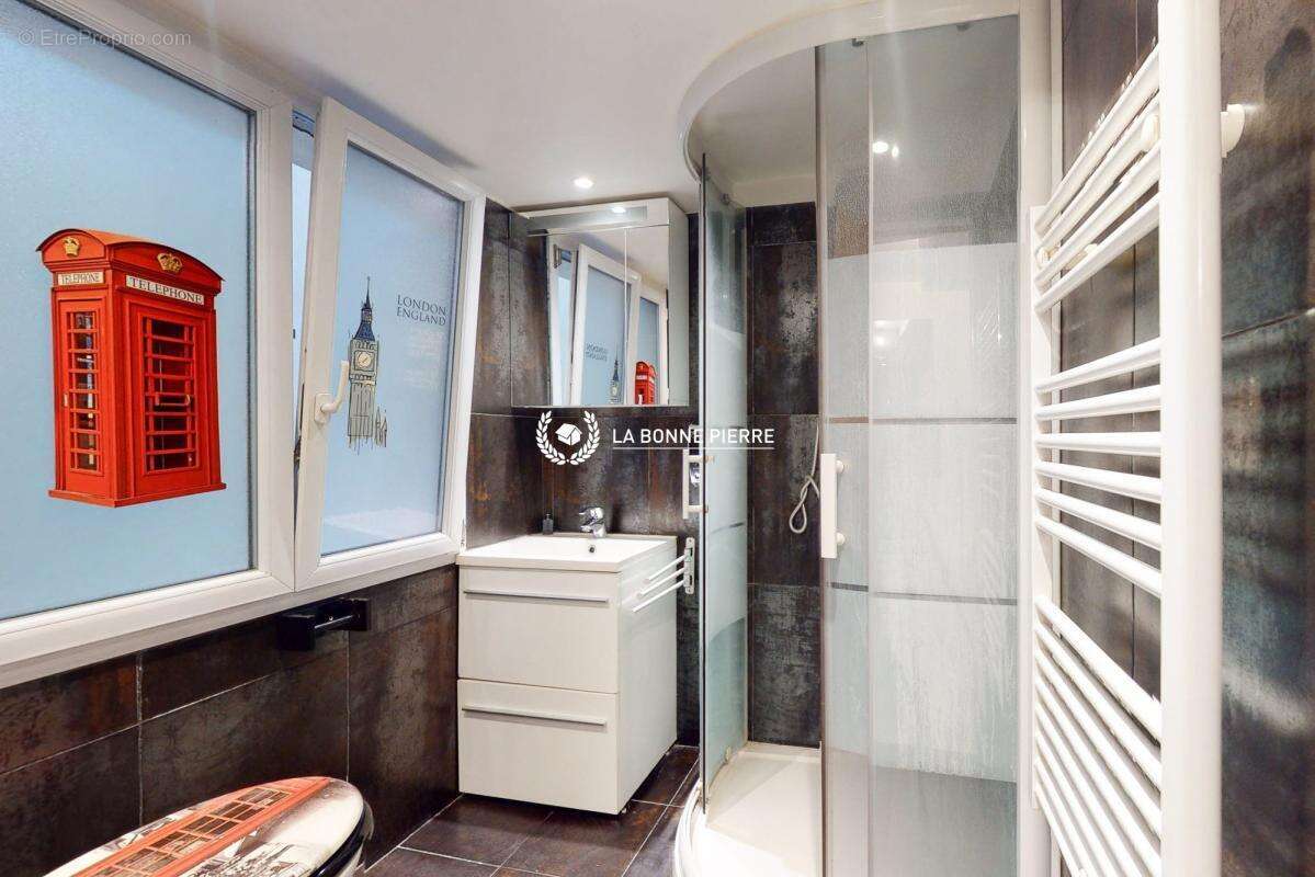 Commerce à PARIS-6E