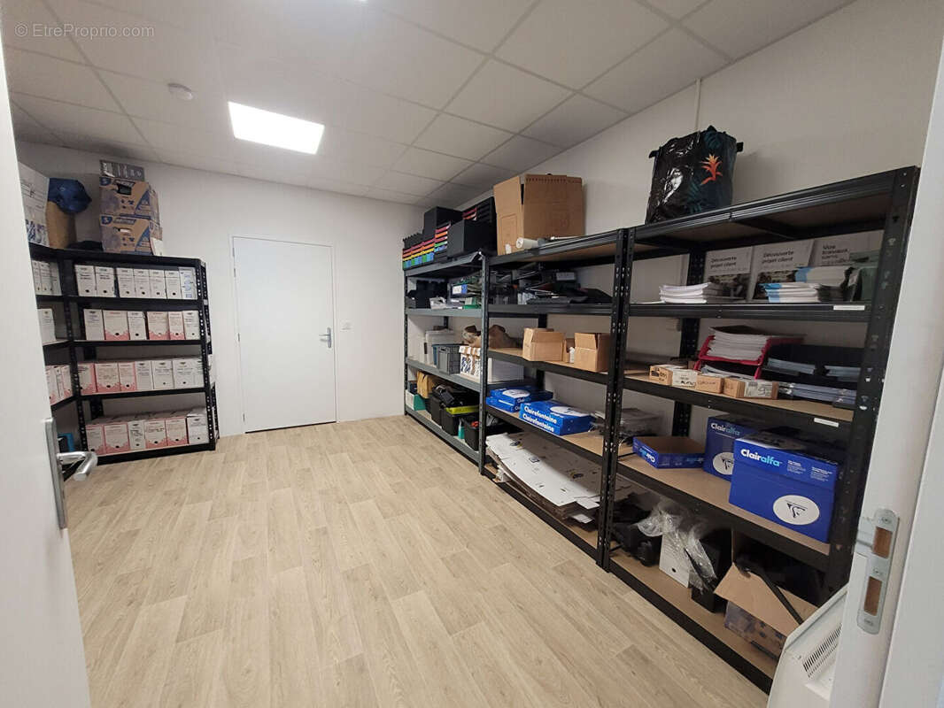 A VENDRE - 448m² - Local d'activité Montaigu Vendee - photo 8