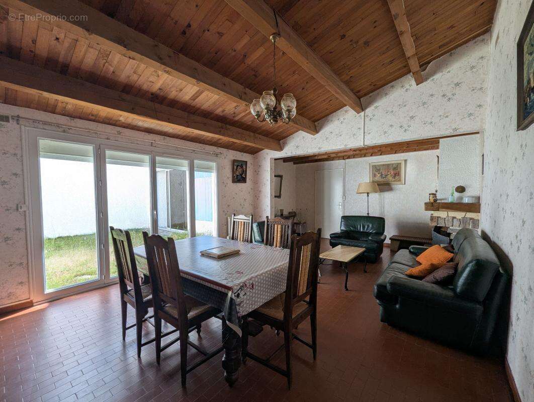 Maison à LES MATHES