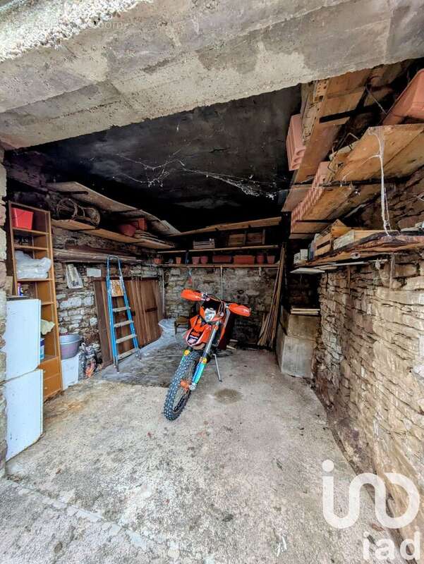 Photo 6 - Maison à SAINT-VICTOR-ET-MELVIEU