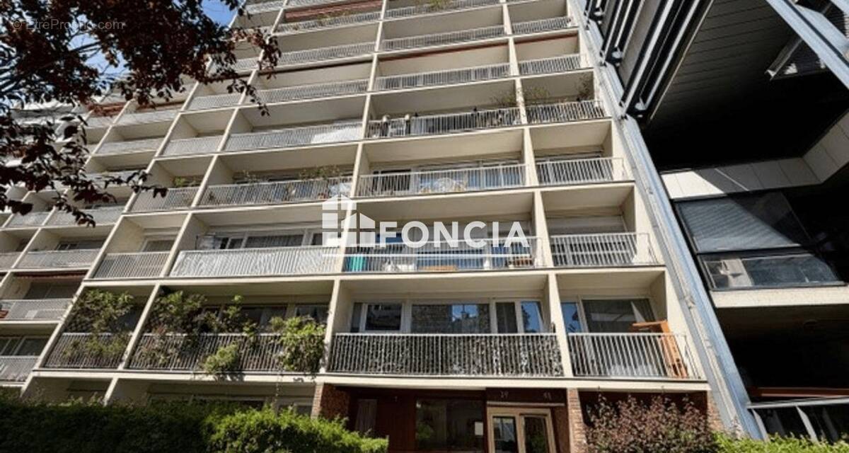Appartement à PARIS-20E