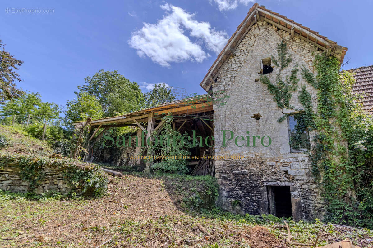 À 12 km au Sud de Sarlat, sur la commune de Saint Vincent de Cosse - Vallée de la Dordogne - photo 9