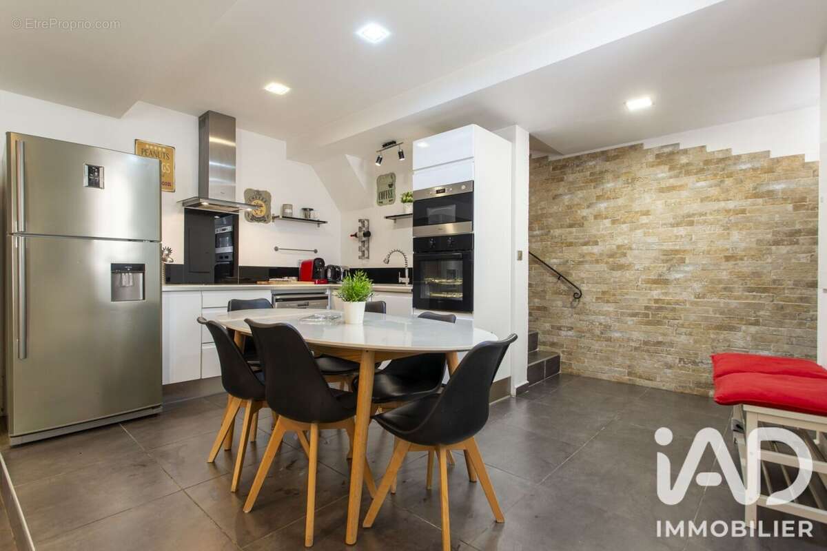 Maison 75 m² à Arles  - photo 3