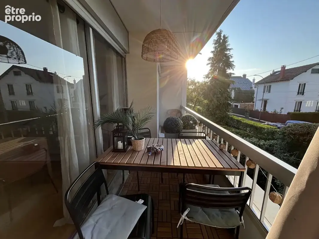 Appartement 5 pièces, 3 chambres, terrasse, ascenseur, cave et parking - photo 3