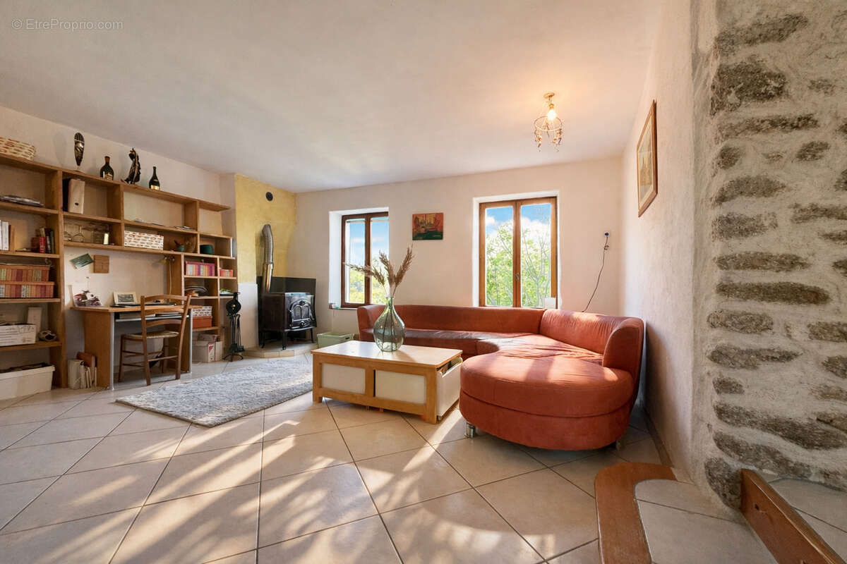Maison à LIMONY