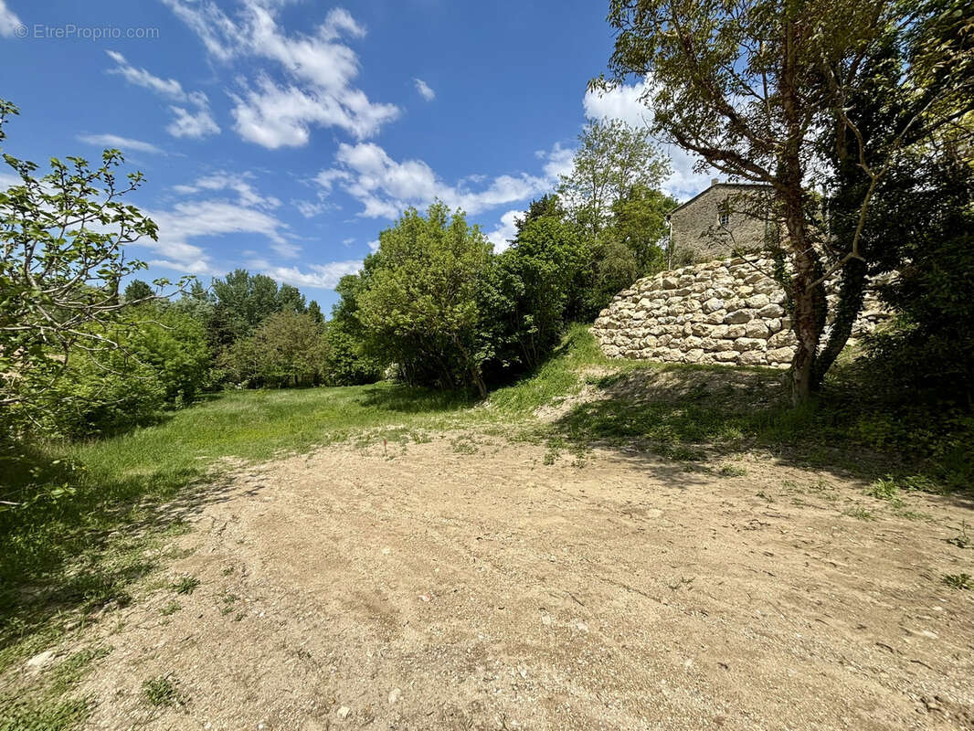Terrain à COLONZELLE