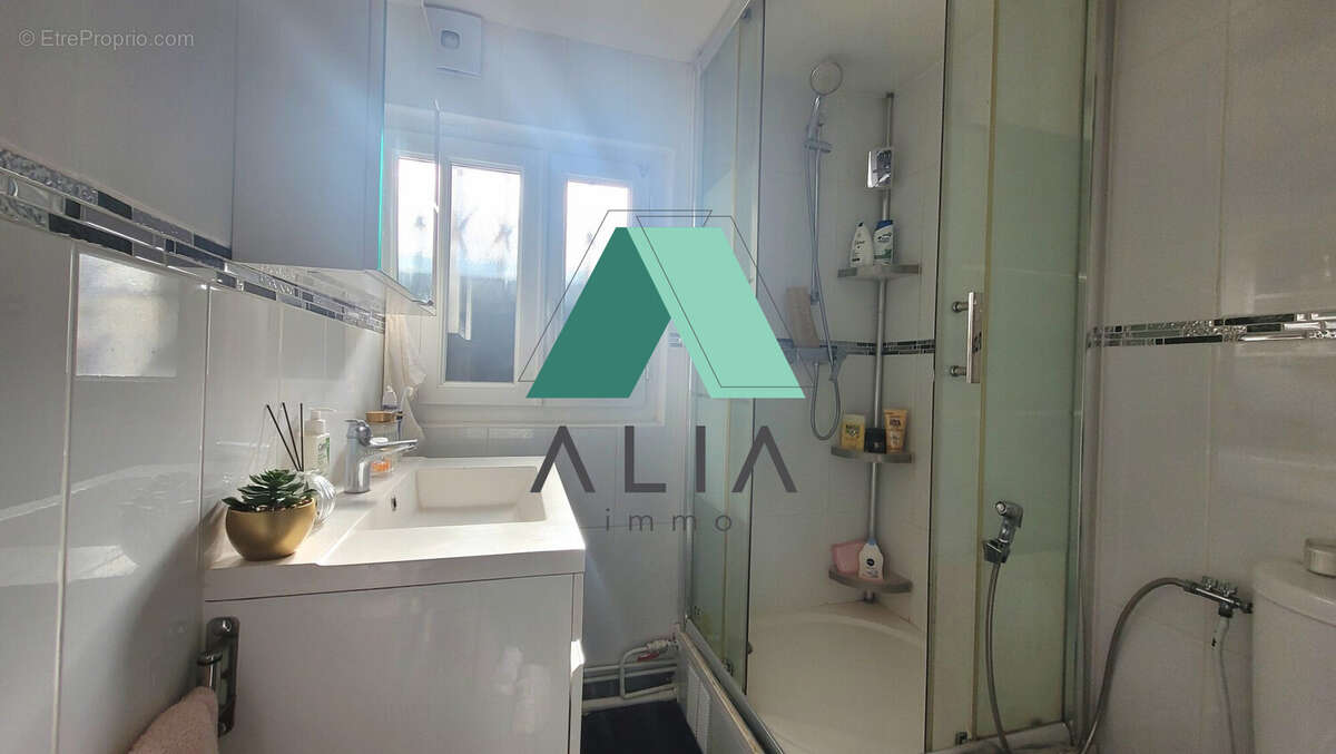 Appartement à AUBERVILLIERS