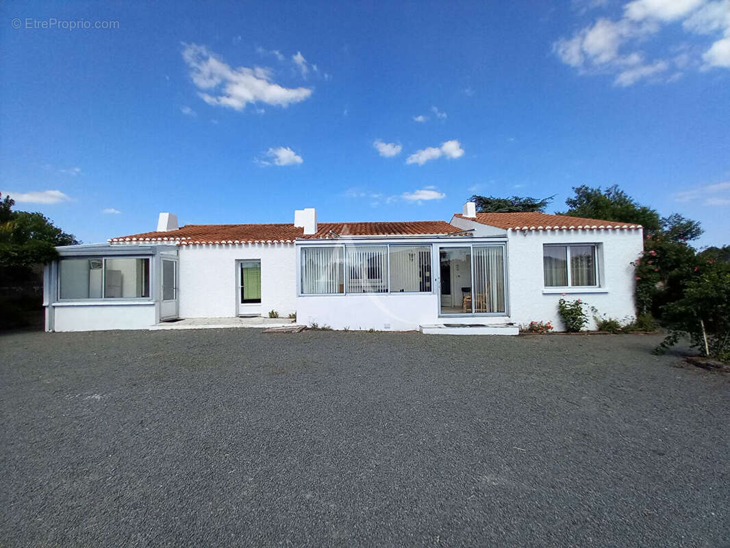 Maison à LANDEVIEILLE