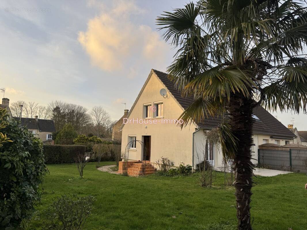 Maison à COLOMBY-SUR-THAON