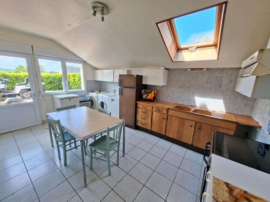Locquirec secteur Kerboulic – Maison au calme avec beau potentiel - photo 3